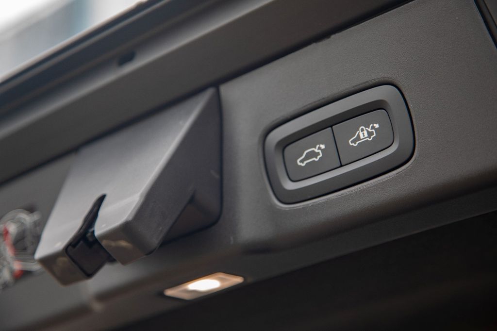 Volvo V90 Cross Country 2023