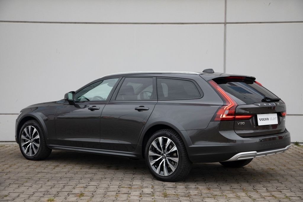 Volvo V90 Cross Country 2023