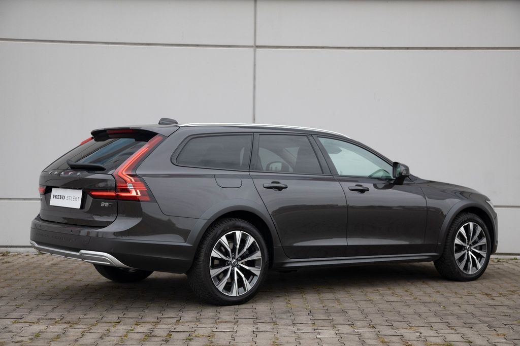 Volvo V90 Cross Country 2023