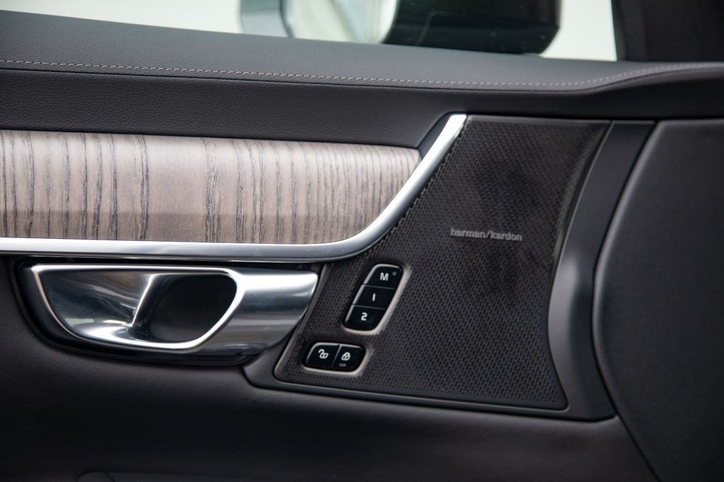 Volvo V90 Cross Country 2023