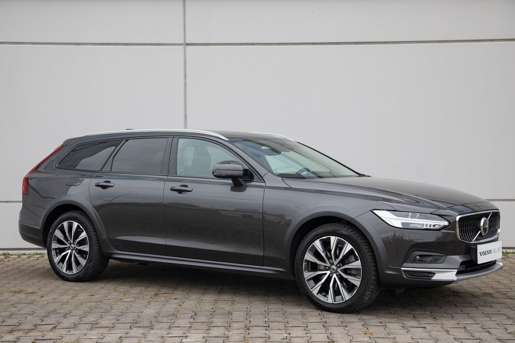 Volvo V90 Cross Country 2023
