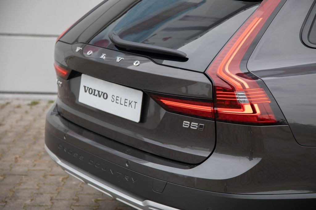 Volvo V90 Cross Country 2023