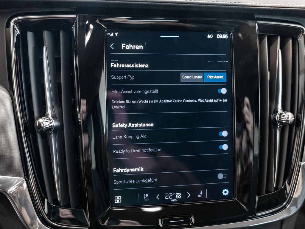 Volvo V90 2024