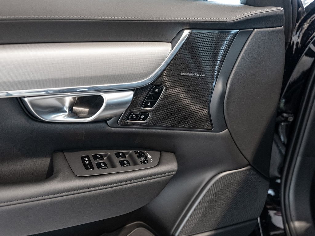 Volvo V90 2024