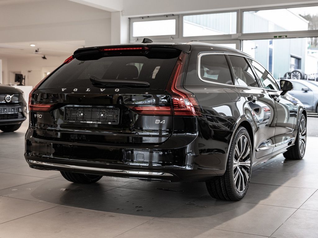 Volvo V90 2024