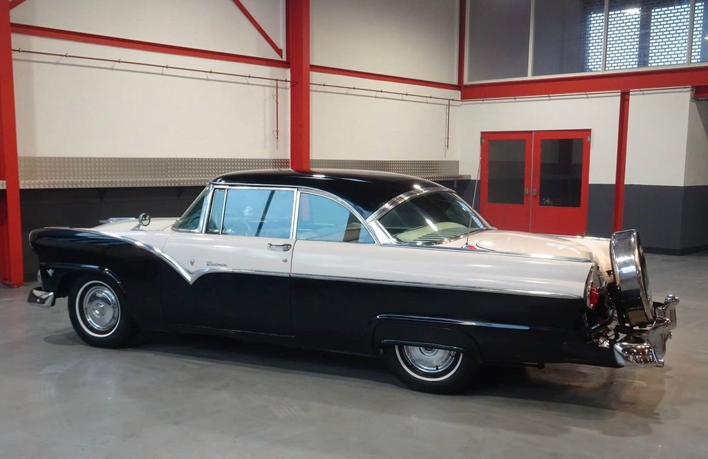 Ford Fairlane 1955