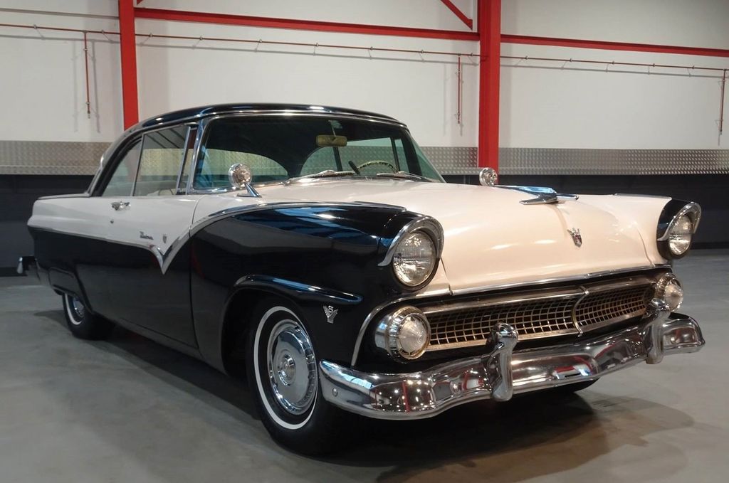 Ford Fairlane 1955