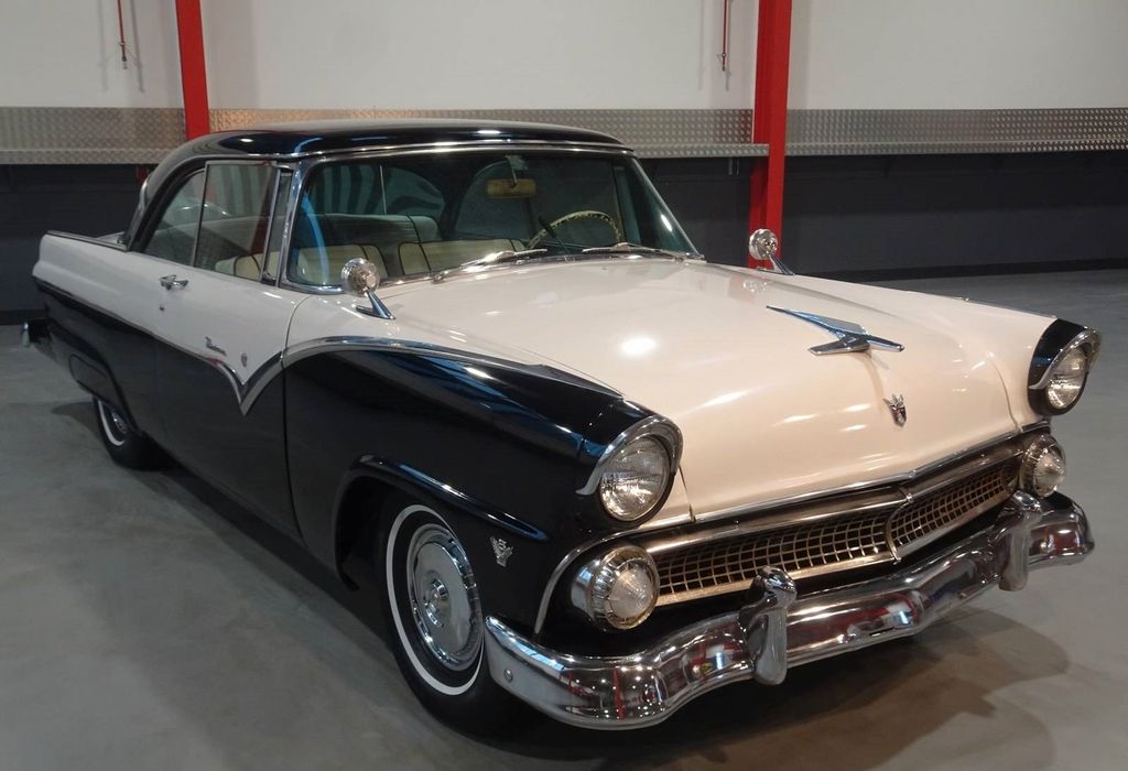Ford Fairlane 1955