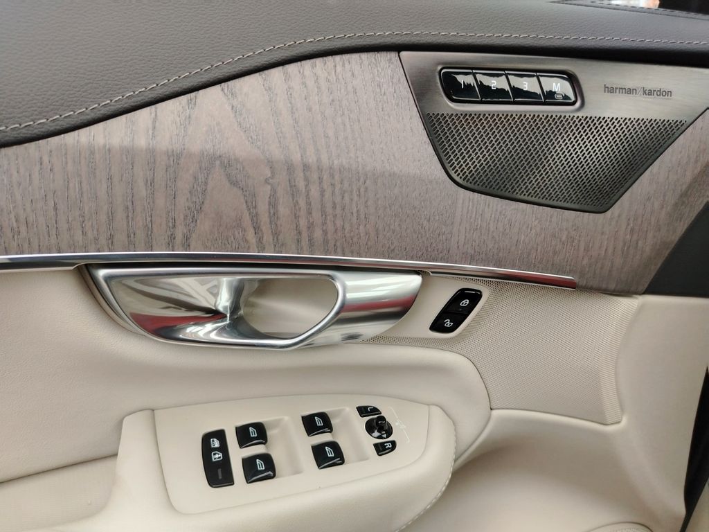 Volvo XC90 2023