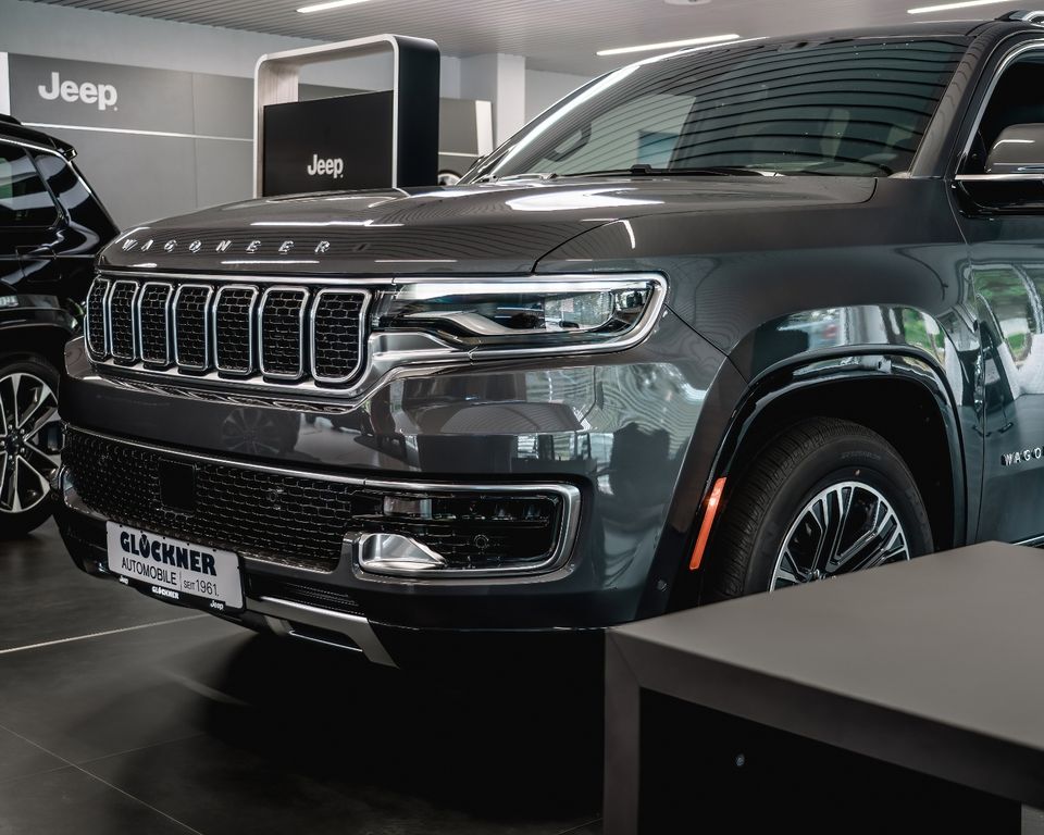 Jeep Wagoneer
