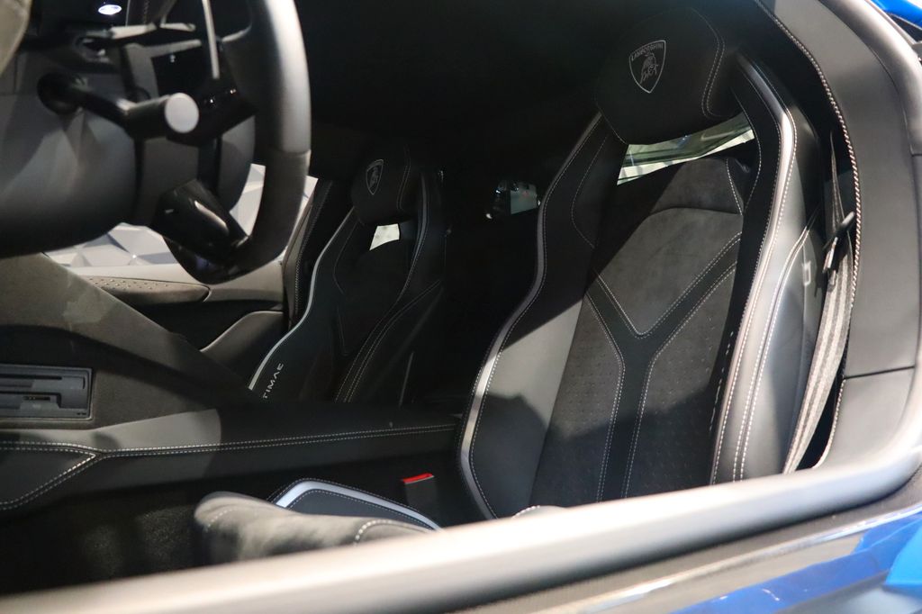 Lamborghini Aventador 2022