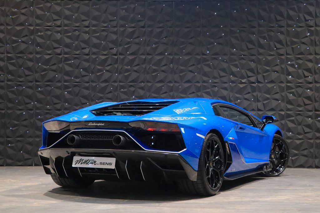 Lamborghini Aventador 2022