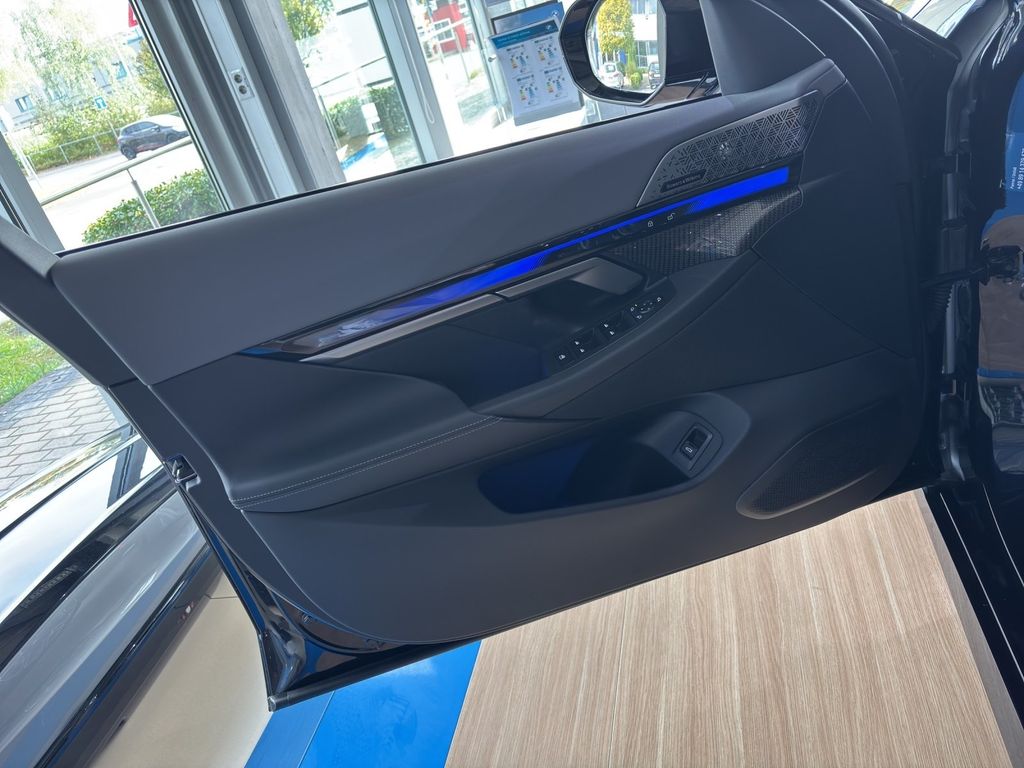 BMW i5 2025