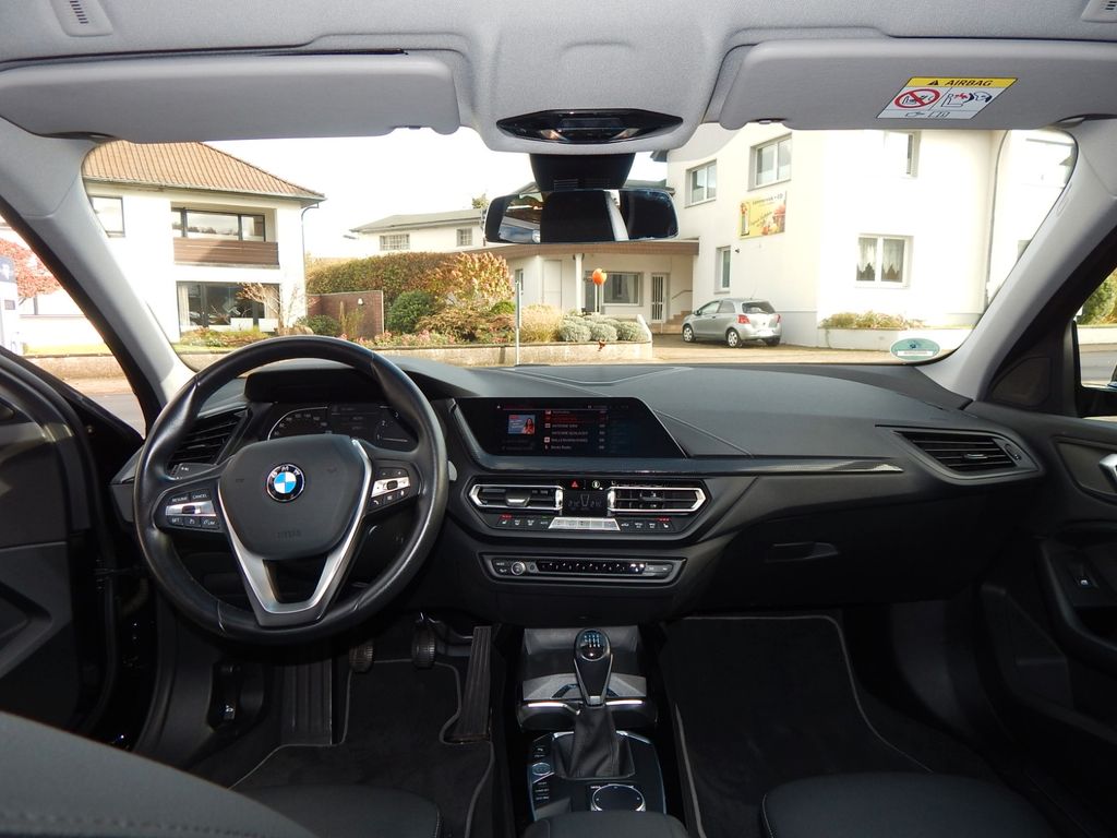 BMW 118 2021