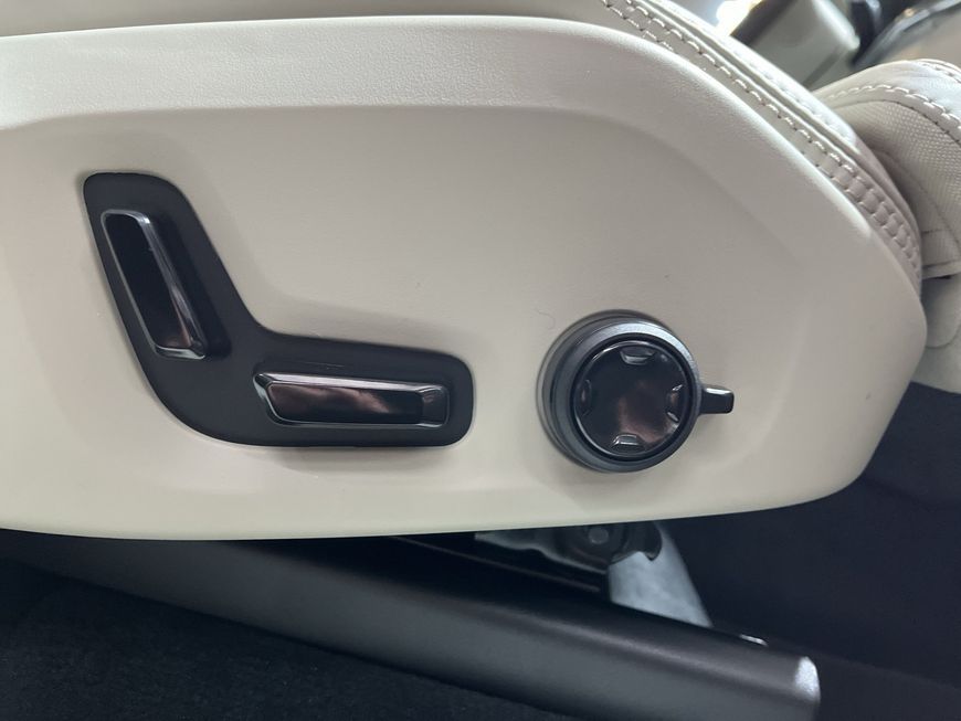 Volvo XC90 2025
