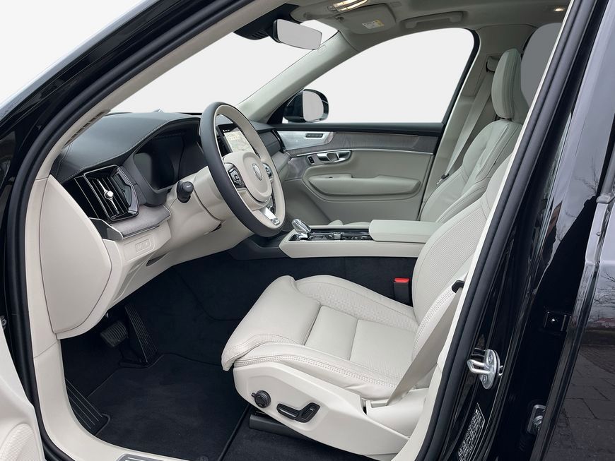 Volvo XC90 2025