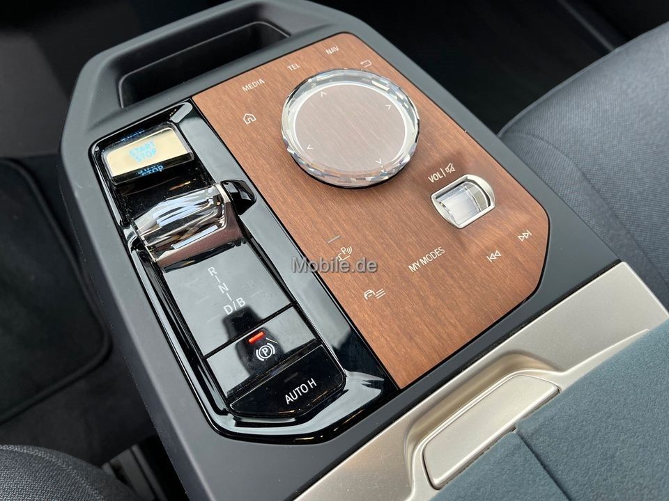 BMW iX 2023