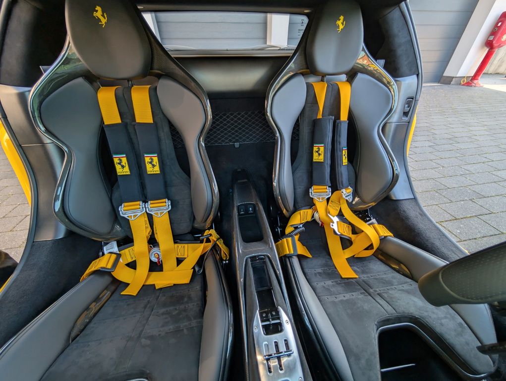 Ferrari 296 GTB 2023