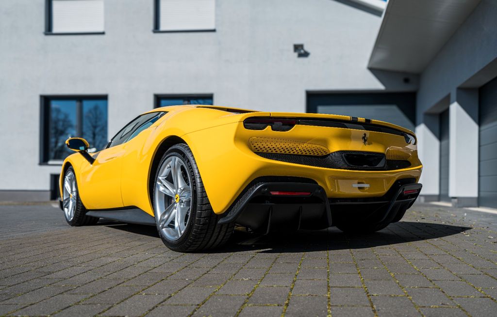 Ferrari 296 GTB 2023
