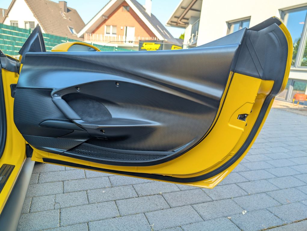 Ferrari 296 GTB 2023