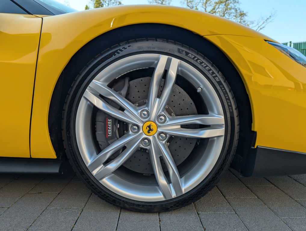 Ferrari 296 GTB 2023