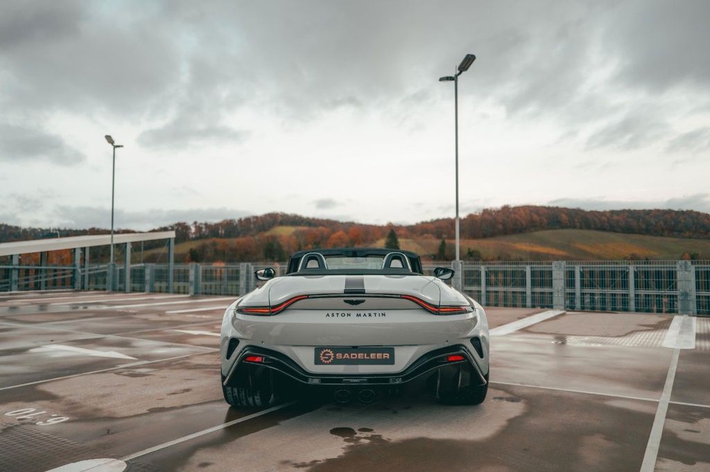 Aston Martin V12 Vantage 2024