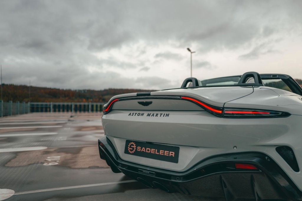 Aston Martin V12 Vantage 2024