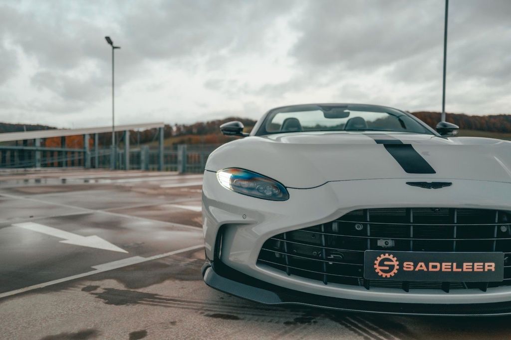 Aston Martin V12 Vantage 2024