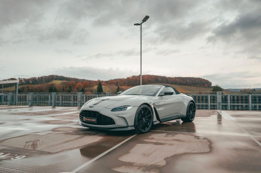 Aston Martin V12 Vantage 2024