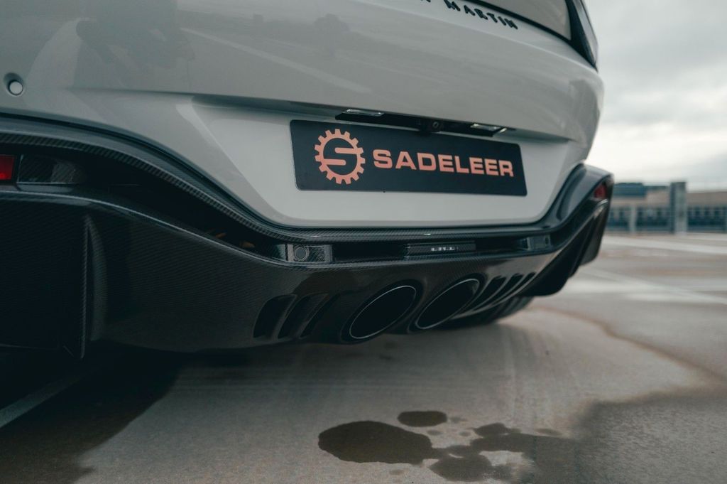 Aston Martin V12 Vantage 2024