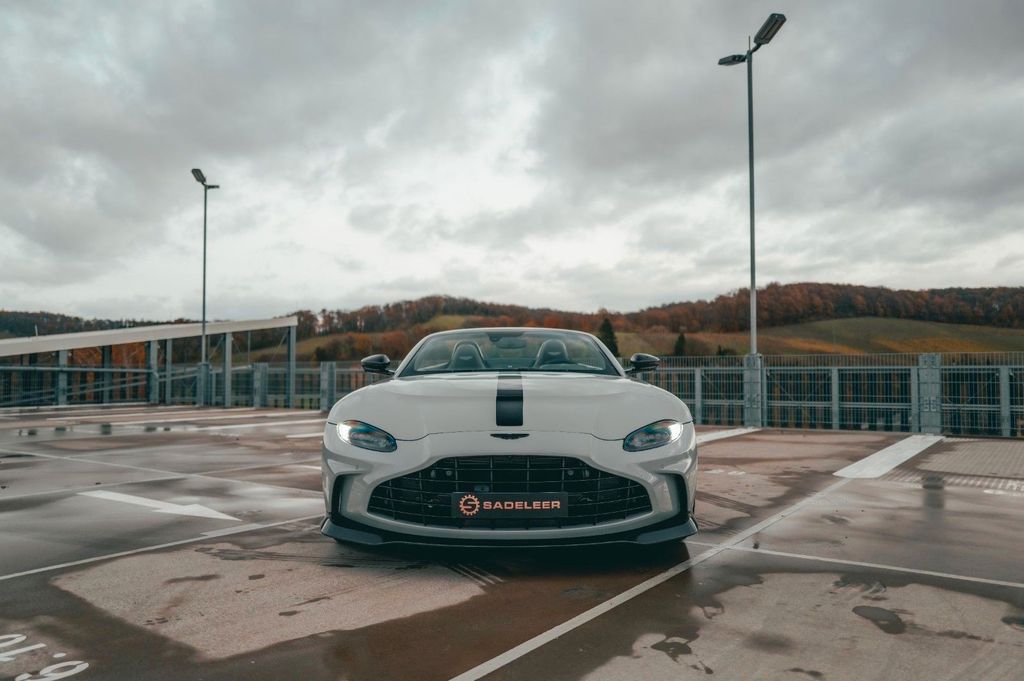 Aston Martin V12 Vantage 2024