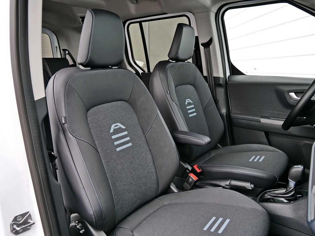 Ford Tourneo Courier 2025