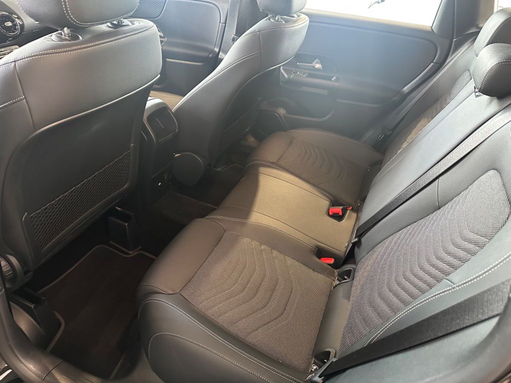 Mercedes-Benz B 200 2023
