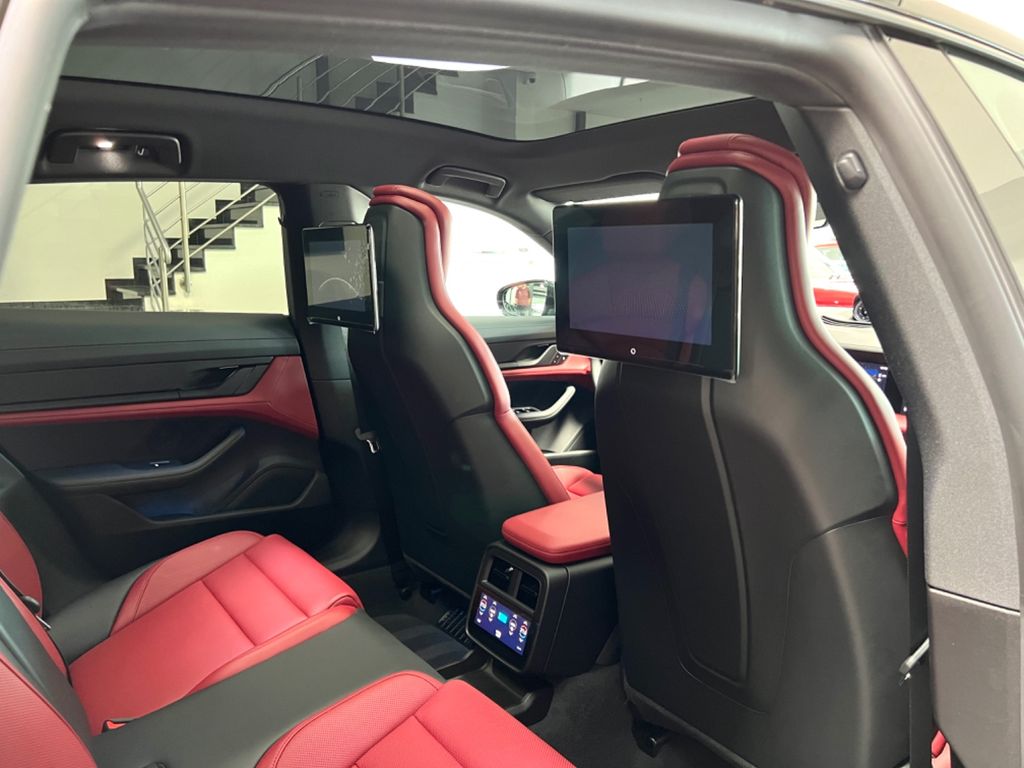 Porsche Taycan 2023