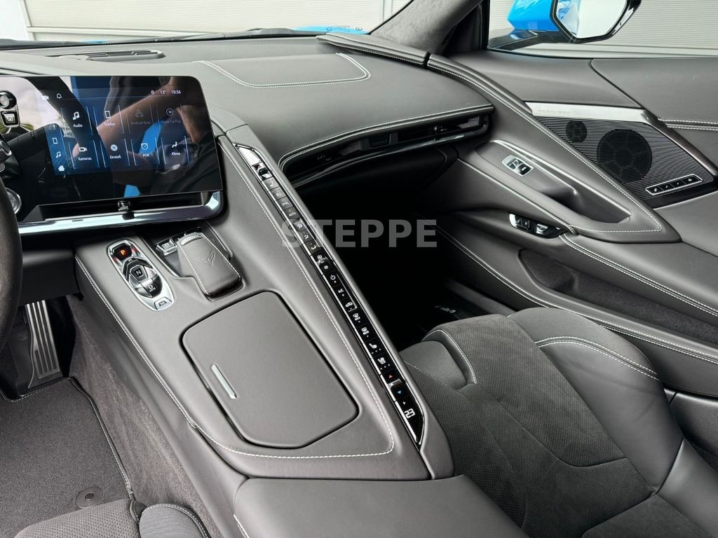 Corvette C8 2025
