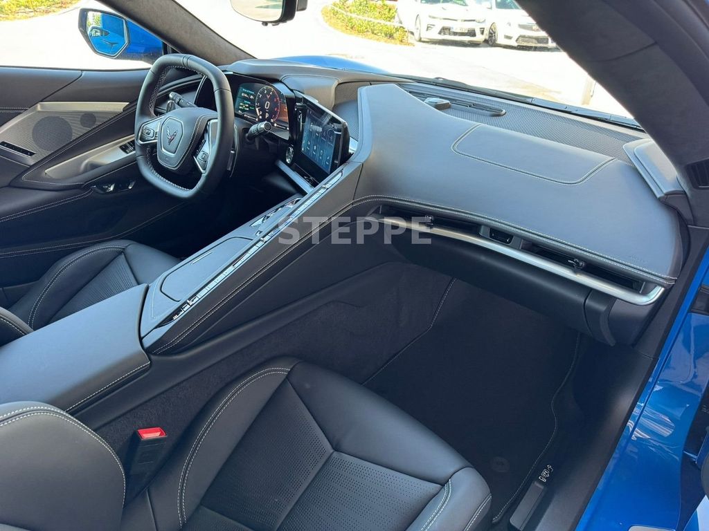 Corvette C8 2025