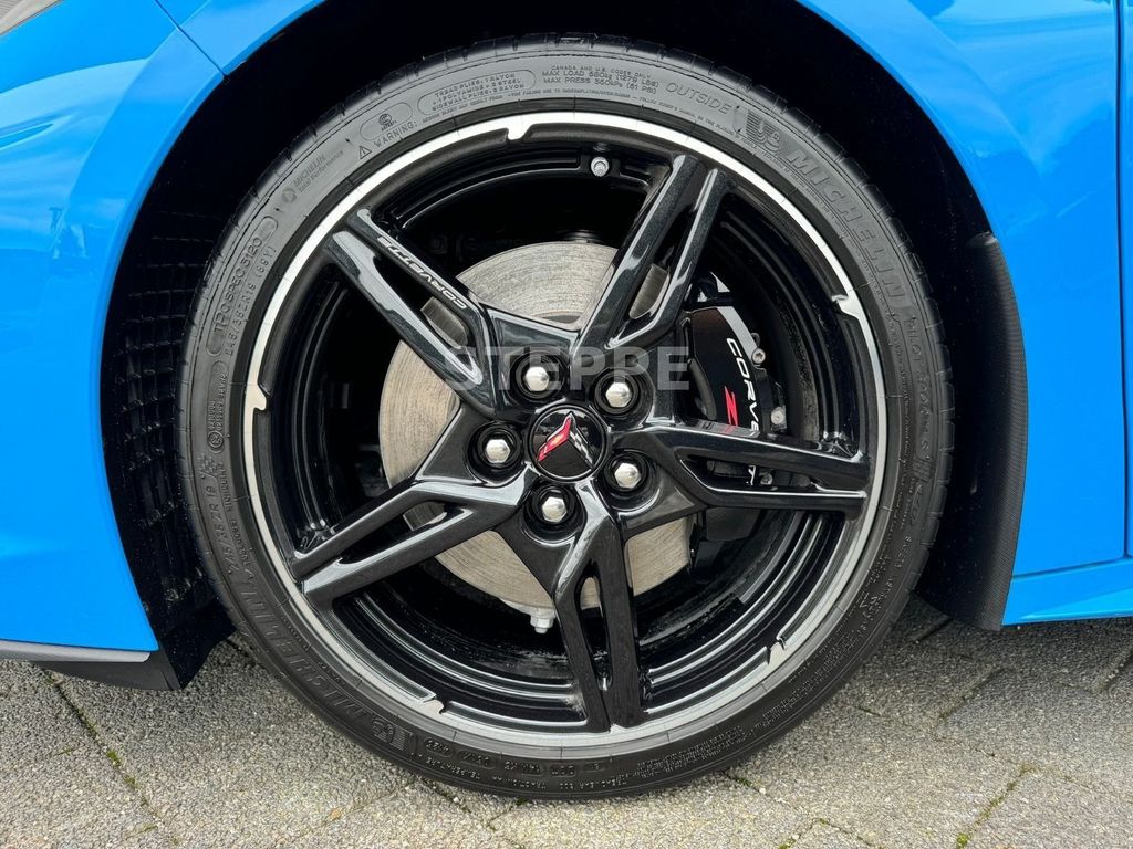 Corvette C8 2025
