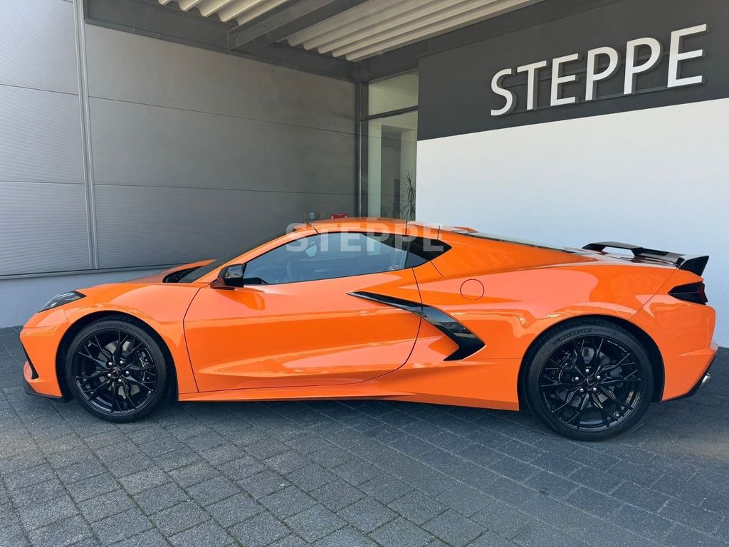 Corvette C8 2025