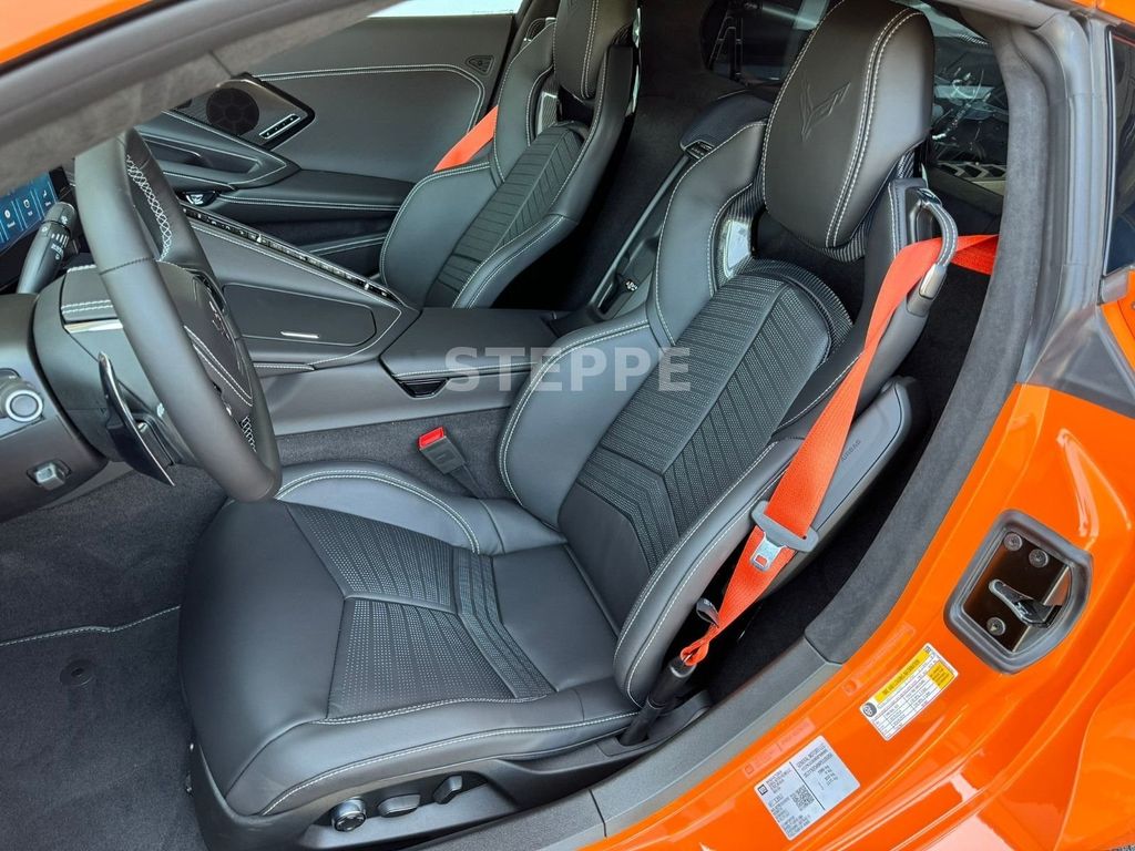 Corvette C8 2025