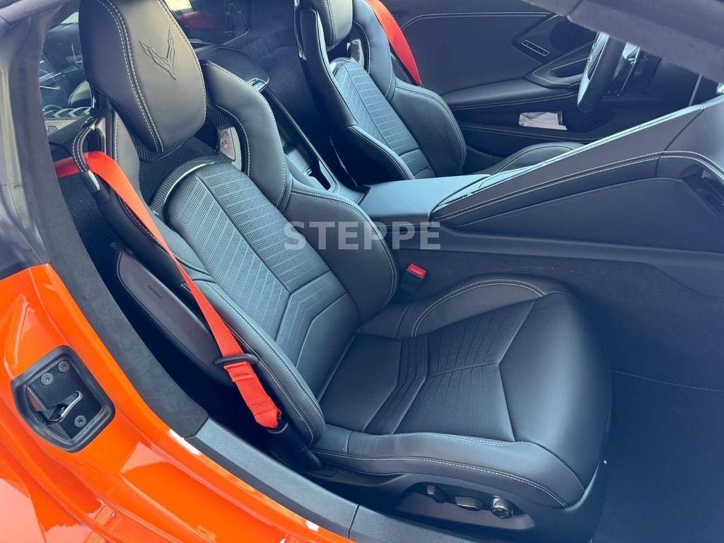 Corvette C8 2025