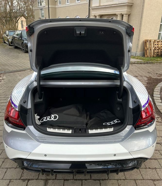 Audi RS e-tron GT 2024