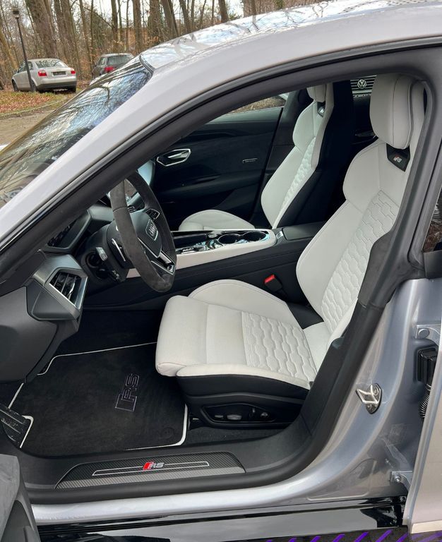 Audi RS e-tron GT 2024