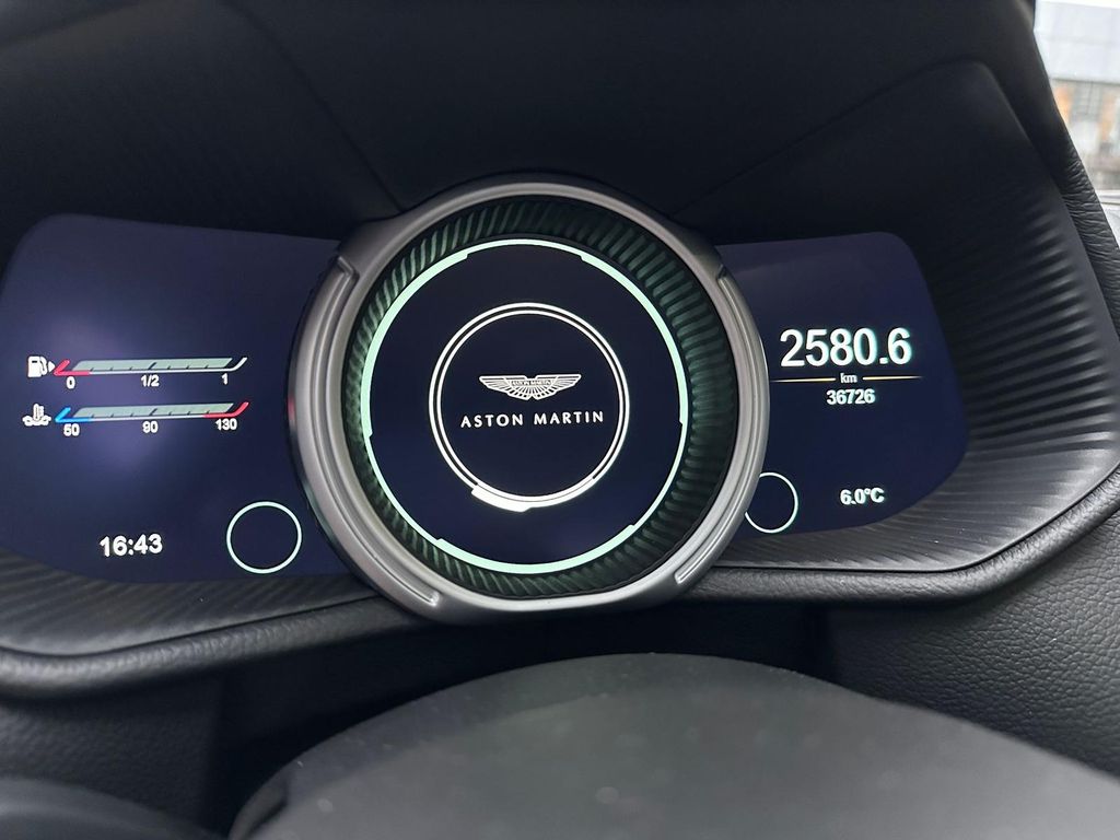 Aston Martin DB11 2017