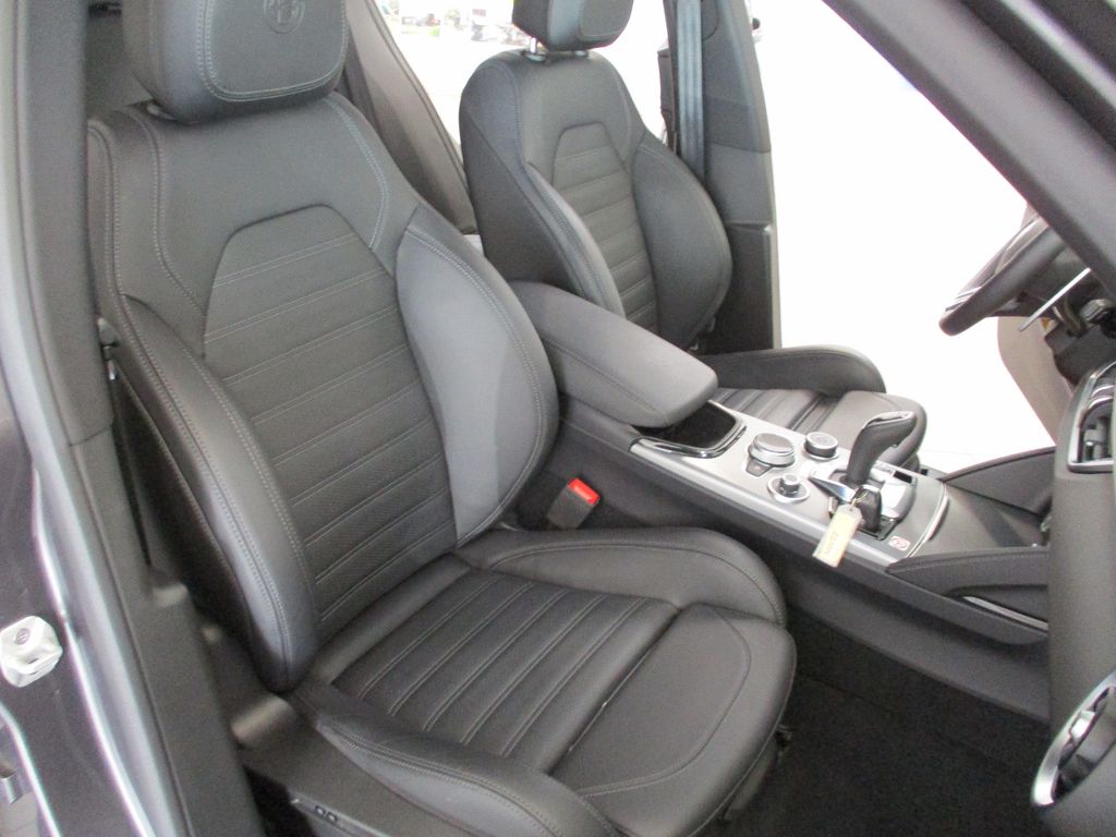 Alfa Romeo Stelvio 2024