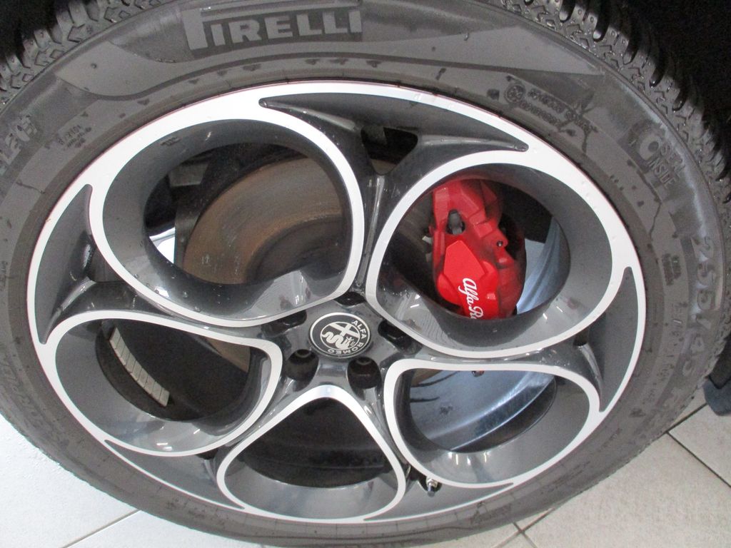 Alfa Romeo Stelvio 2024