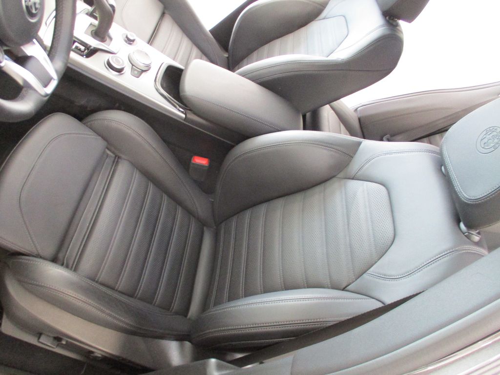 Alfa Romeo Stelvio 2024