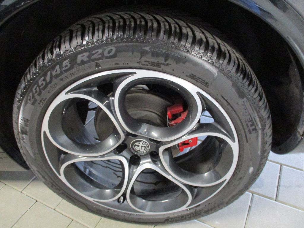 Alfa Romeo Stelvio 2024