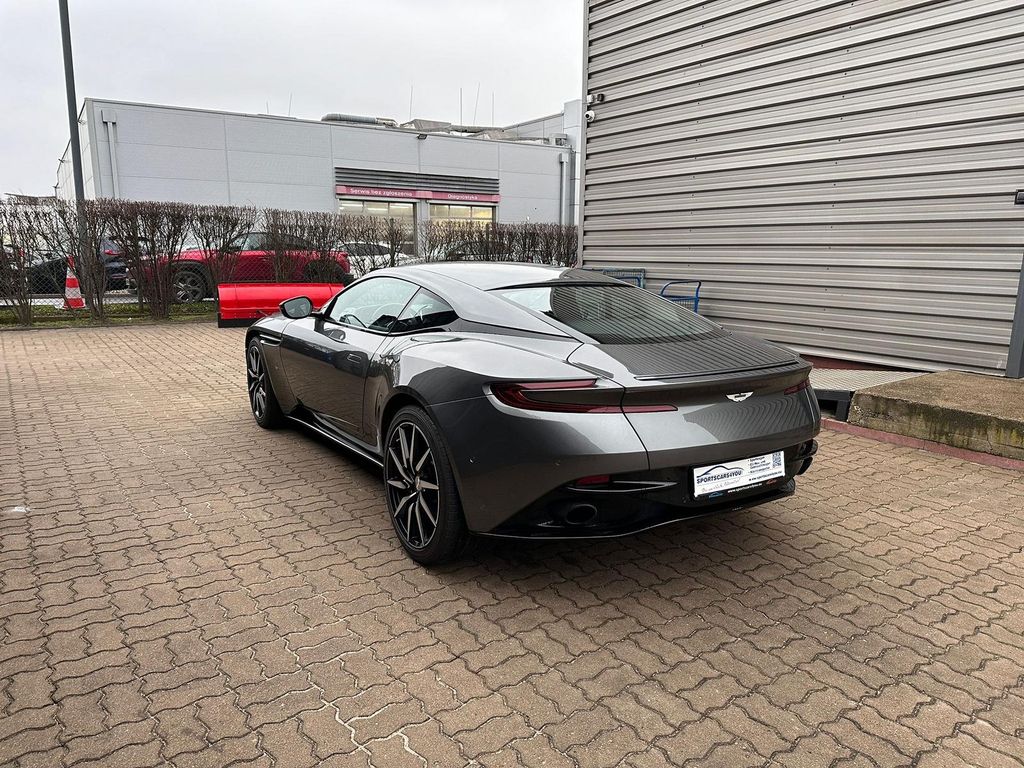 Aston Martin DB11 2017