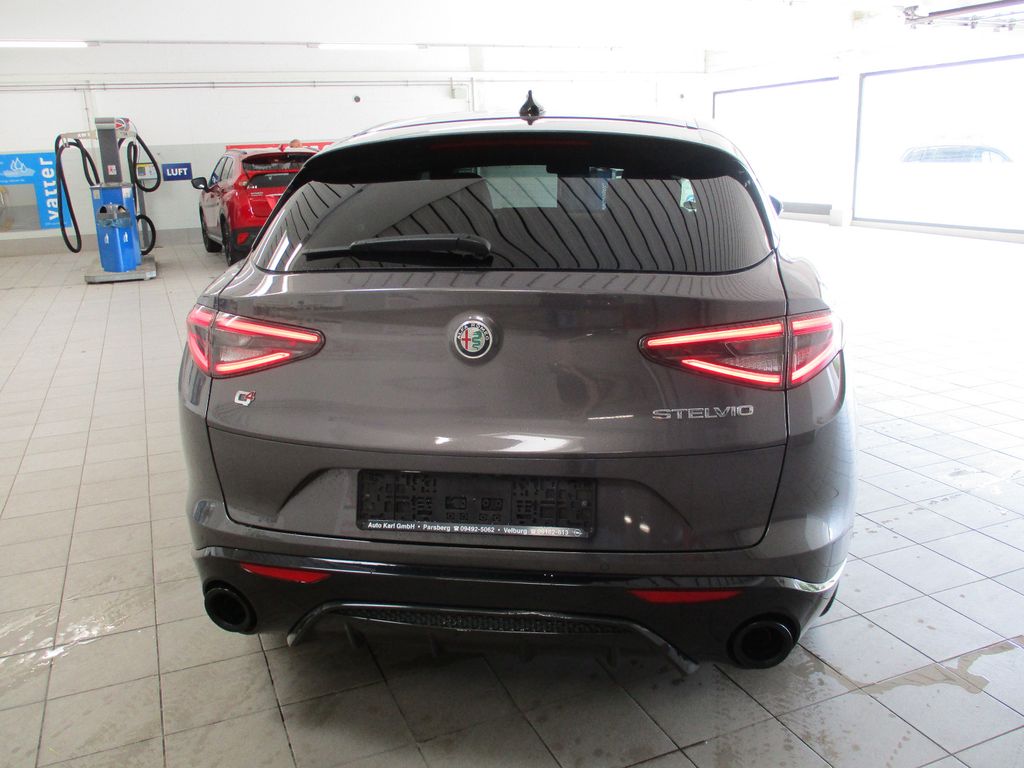 Alfa Romeo Stelvio 2024