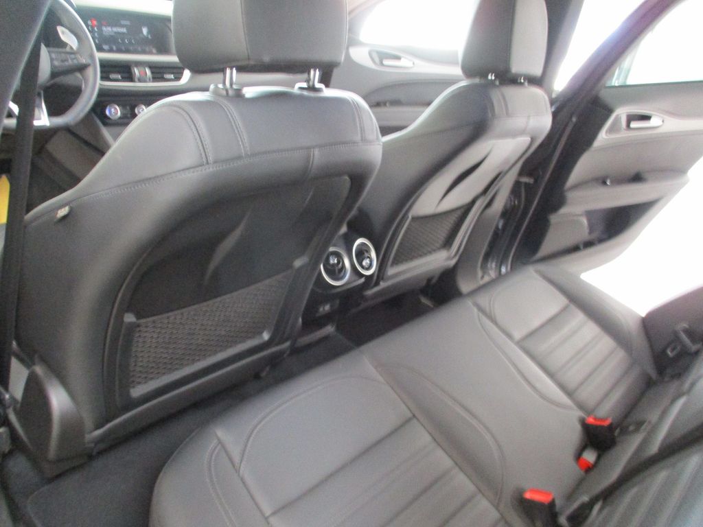 Alfa Romeo Stelvio 2024